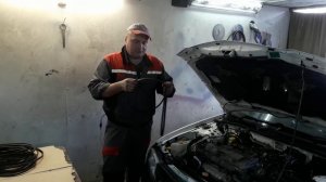 Замена ремня генератора ниссан дизель.