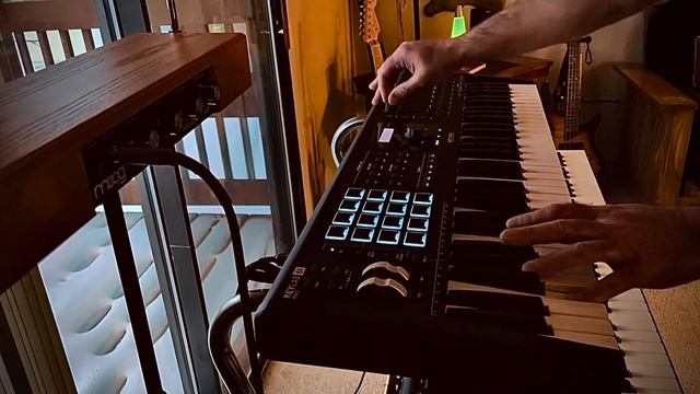 Arturia Matrix-12 V смотреть онлайн