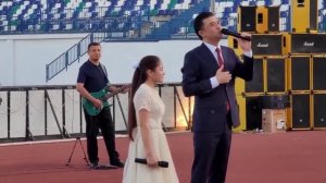 Nurzida Isayeva hamda Alisher Fayz konsertda duet kuylashdi