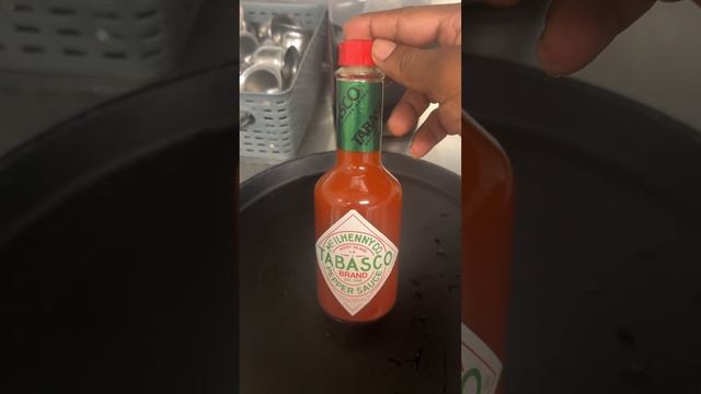 Hot Sauce Comparison | #Tabasco #Cholula #tapatío смотреть онлайн