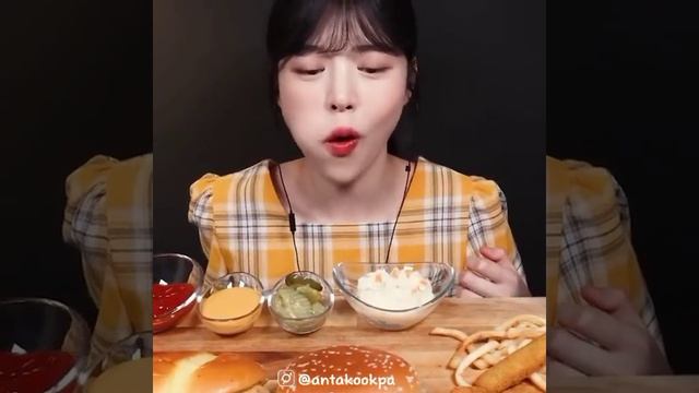ASMR MUKBANG KOREAN MCDONALDS/MCCRISPY DELUXE BACON TOMATO BURGERS 🥙🍔 INSTA- antakookpa ✺🅕🅞🅛🅛 смотреть онлайн