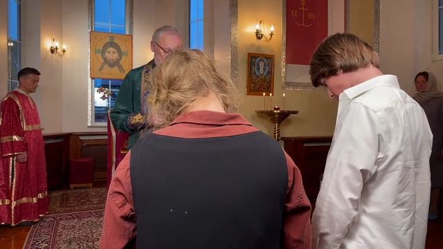 Вечерня на русском языке. Воздвижение Святого и Животворящего Креста. 26 сентября 2024 смотреть онлайн