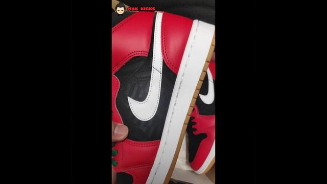 UNBOXING - Air Jordan 1 Mid SE " Christmas " смотреть онлайн