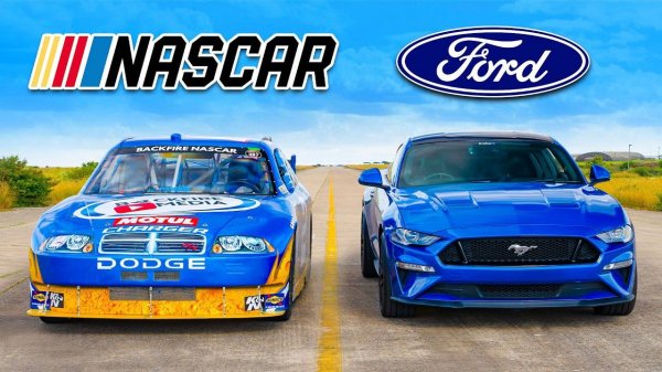 Кто победит в заезде: Dodge NASCAR или же Ford Mustang?