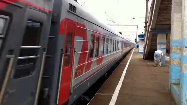 Электровоз ЧС7-037 с поездом Москва - Евпатория смотреть онлайн