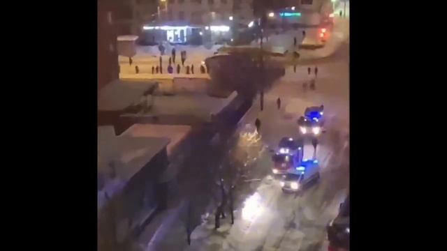 Москва, пожар на заводе специализированных автомобилей, огонь на площади 2000 кв.метров смотреть онлайн