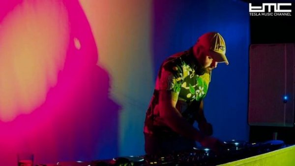 DJ Kosmos Tesla Music Channel live from Night Club