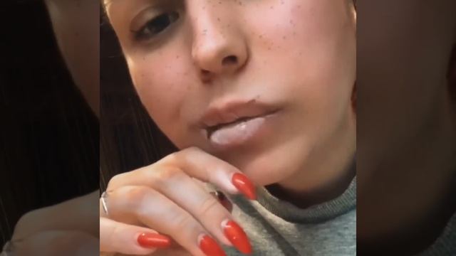 insta:anpastchalk Eating chalk ем мел ❗THIS CAN HARM YOUR HEALTH, PLEASE DON’T EAT INEDIBLE THINGS❗ смотреть онлайн