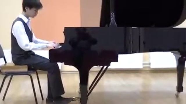 Н. Выгодский - Вариации на тему Паганини смотреть онлайн
