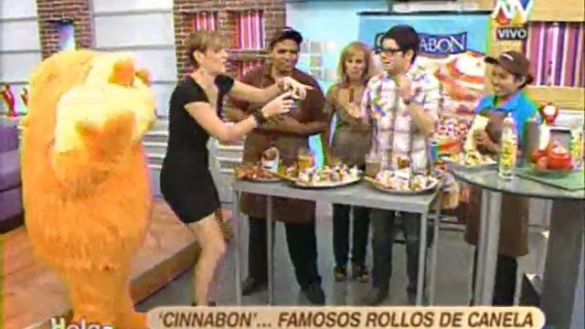 CINNABON PERÚ - HOLA A TODOS смотреть онлайн