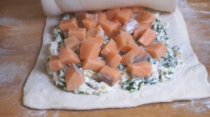 СЛОЕНЫЙ пирог с КРАСНОЙ Рыбой | рецепт слоёного пирога с красной рыбой, рикоттой и шпинатом