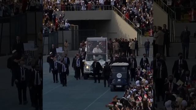 Electric Popemobile смотреть онлайн