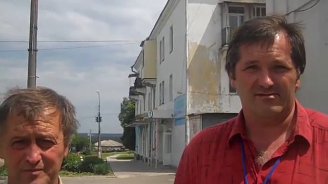 В Изюме проходит опрос избирателей смотреть онлайн