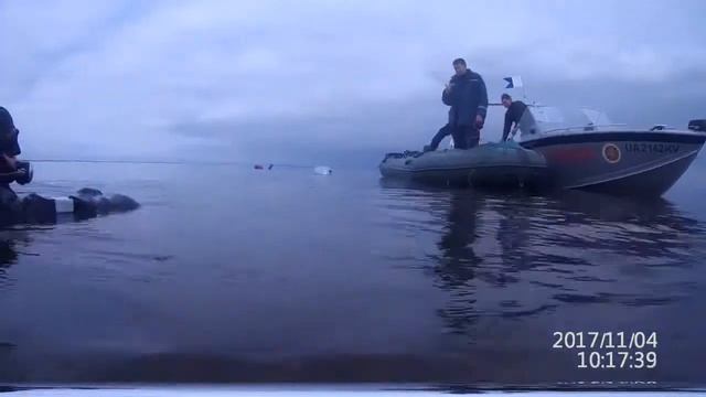 На Киевском море подорвали две четвертьтонные авиабомбы
