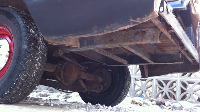 1968 Chevy C10 Rev, Idle, Walk around + 1993 GMC Low Rider смотреть онлайн