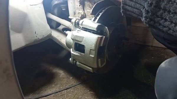 Замена суппортов и тормозных дисков на toyota