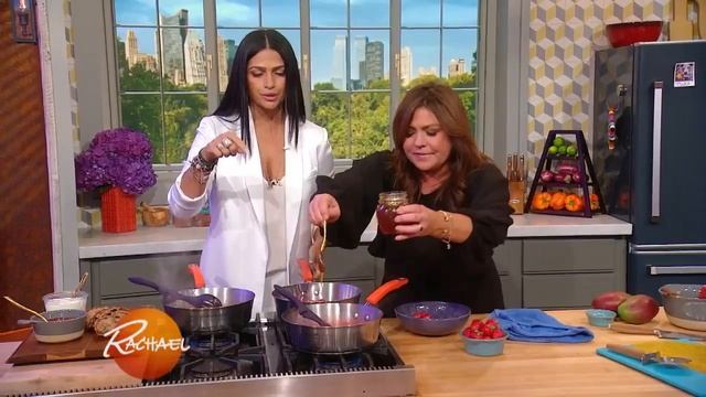 Camila McConaughey's Gooey Strawberry Honey Jam смотреть онлайн