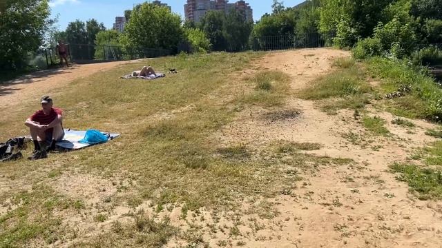 с Папой на пруду || Артем пришел с дочкой смотреть онлайн