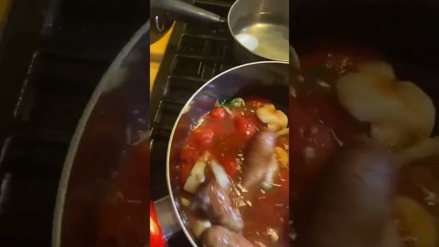Italian Sausage & Ravioli Dinner смотреть онлайн