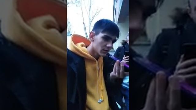 -ЧЕЛИК ПОСЛАЛ ДИРЕКТОРА ОТ ВСЕЙ ГРУППЫ смотреть онлайн