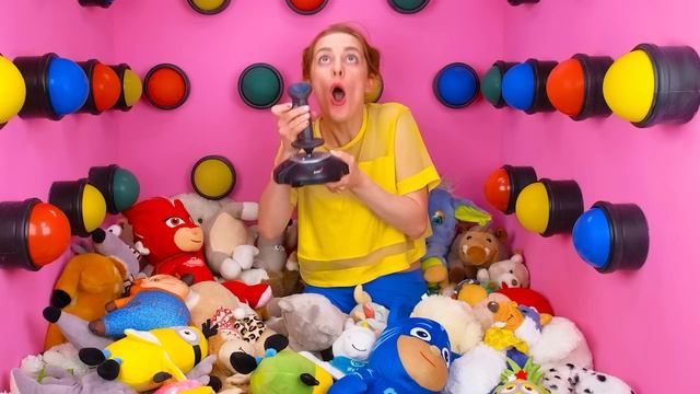 1000 Mystery Buttons Challenge | Only 1 Lets You Escape By RaPaPa Challenge