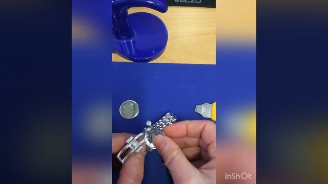 Замена батарейки (элемента питания) в часах Swarovski / Replacing the battery in a watch Swarovski смотреть онлайн