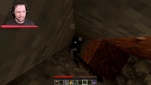 HUNTERS Vs Crainer SPEEDRUNNER In Minecraft!