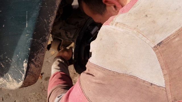 part two Fitting a back axle on a Suzuki Jimny смотреть онлайн