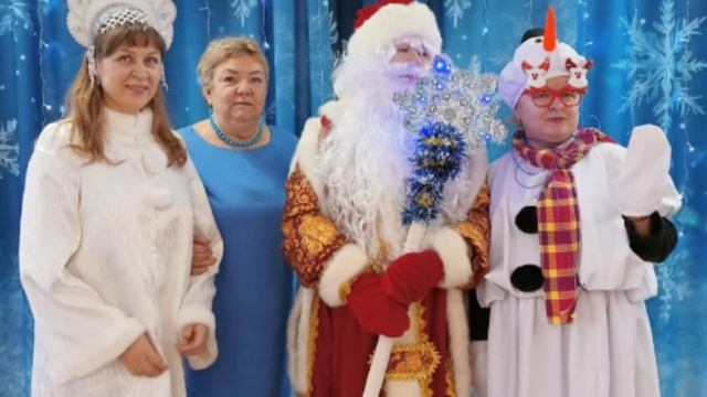 С наступающим Новым годом! ДОУ 15 Усть-Илимск смотреть онлайн