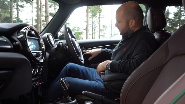 Mini Cooper 60th Edition review | 60 years of the icon featuring a classic Mini! смотреть онлайн