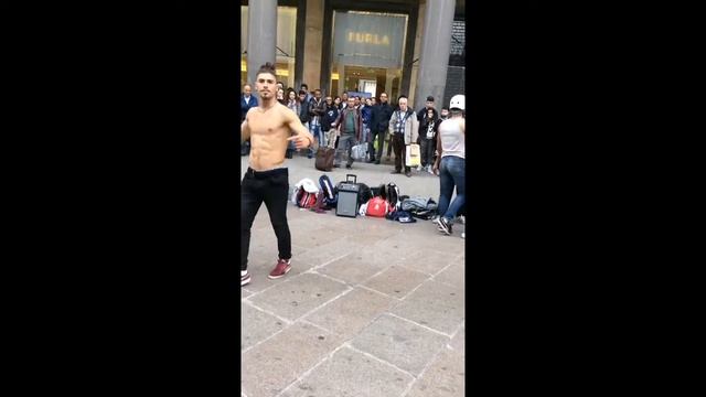 Esibizione di HipHop a Milano. смотреть онлайн