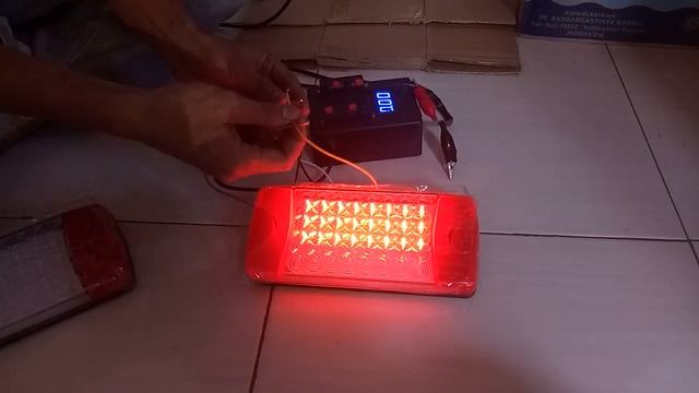 Lampu Stop 3in1 10-30V Truk - Rear Tail Lamp Truck Heavy Duty смотреть онлайн