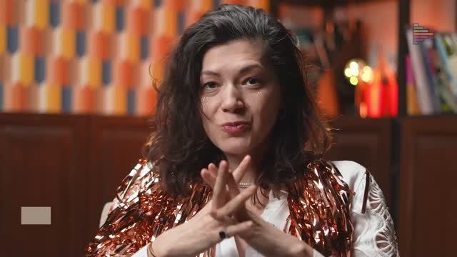 С новым годом, друзья! Известные художники поздравляют с праздником. смотреть онлайн