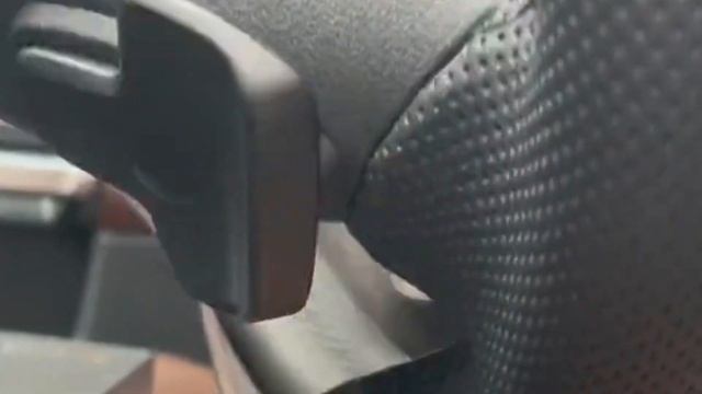 Installation tutorial for Mercedes Benz W177 #handsewing #steeringwheelcover #stitch смотреть онлайн