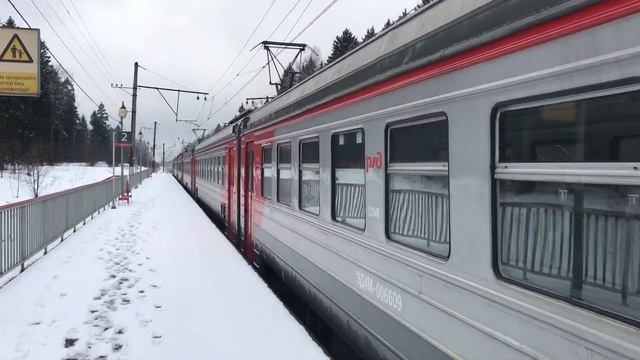 Электропоезд ЭД4М-0066 платформа 83 км