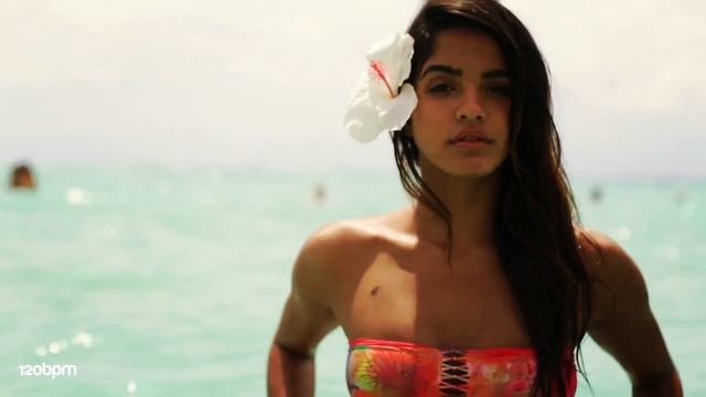 Море, пляж, девушки, музыка - красота ! 33 смотреть онлайн