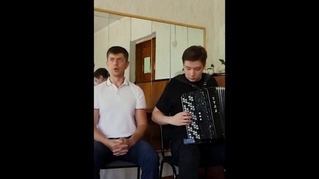 Дороги (А.Новиков, Л.Ошанин) исп. Виталий Копырзов, Никита Фролов смотреть онлайн