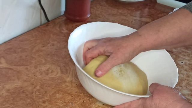 ПЕЧИВО на РОСОЛІ "ТРИКУТНИЧКИ" за давнім рецептом,просто та дуууже смачно. смотреть онлайн