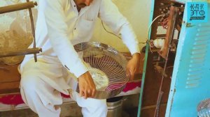 Так делают кухонную утварь в Пакистане