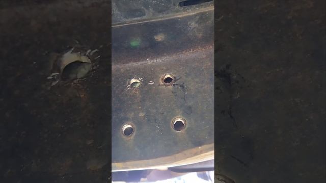 1989 GMC Suburban 2 Wheel Drive to 4 Wheel Drive Conversion - DIY4X B-52 & Beyond Brackets (Part 1) смотреть онлайн