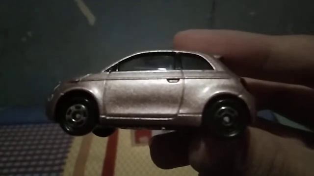Tomica No.16 Fiat 500e смотреть онлайн