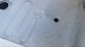 Toyota Vitz 2000г разбираем салон , сняли сидения и ковролин.Помыли пол