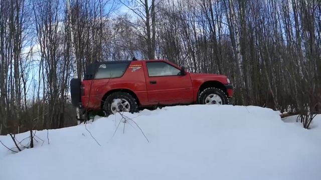 Opel Frontera vs Hyundai Galloper. Битва старичков на бездорожье! смотреть онлайн