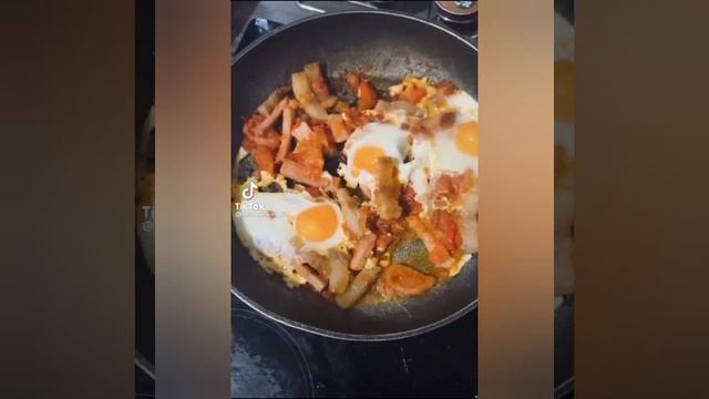 Дед показывает рецепт Яки Пиджаки с помидором... Выглядит вкусно. смотреть онлайн