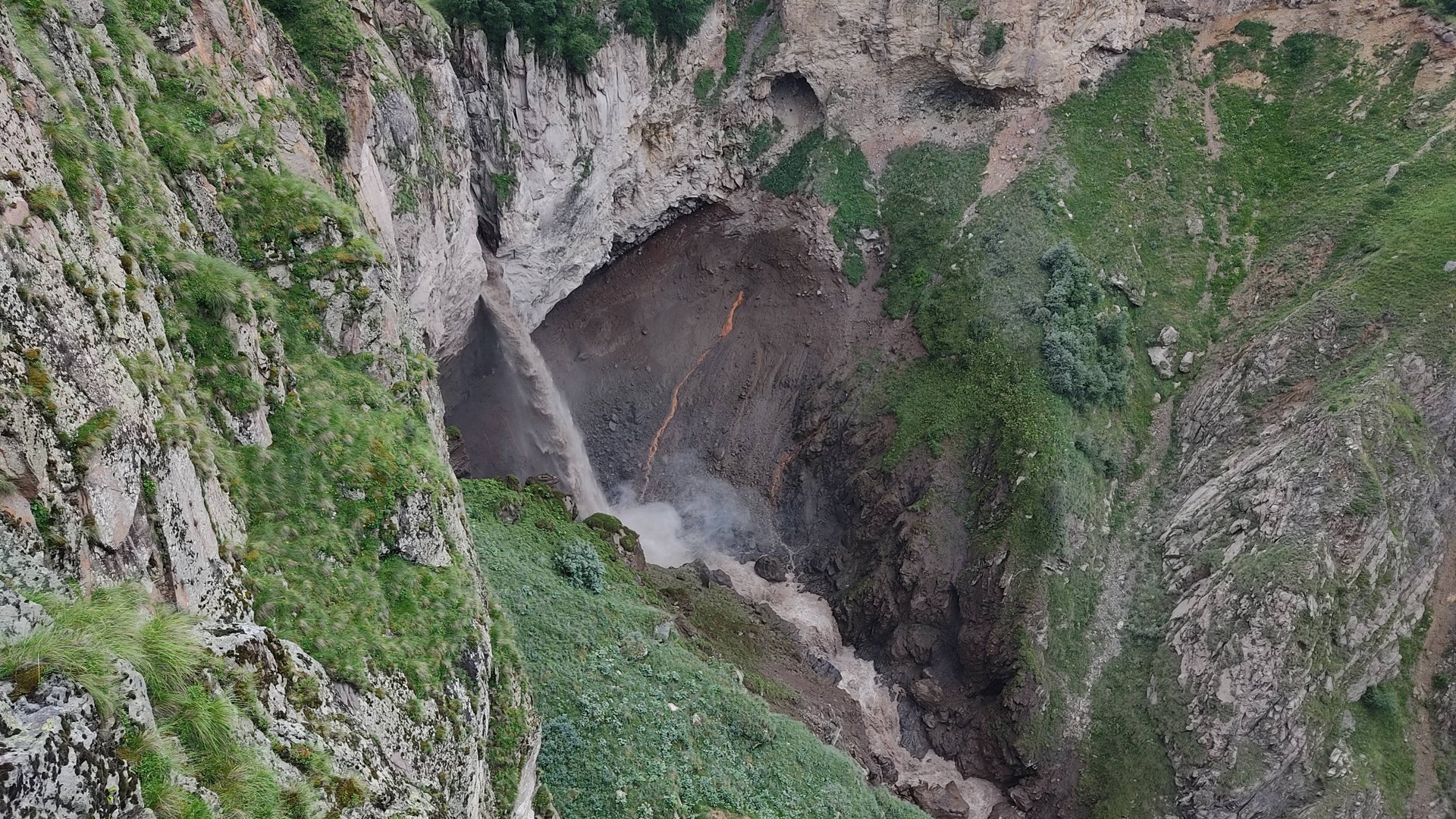 Водопад Кызылкол-Су, урочище Джилы-Су