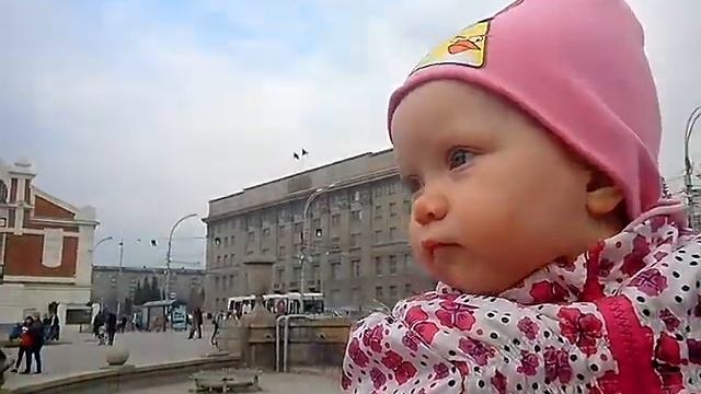 Прикольная встреча, Любопытная девочка... А вот и сказка к нам пришла... смотреть онлайн