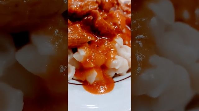 #Гуляш из свинины с гарниром#едимдома смотреть онлайн
