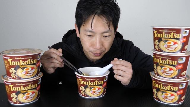 Costco Tonkotsu Ramen Taste Test смотреть онлайн