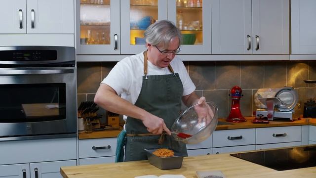 This Has To Be Horrible! 1936 Sausage Loaf Recipe - Old Cookbook Show - Glen And Friends Cooking смотреть онлайн