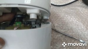 Polaris PKM-1101 работает на максимальной скорости и отключается через несколько секунд.